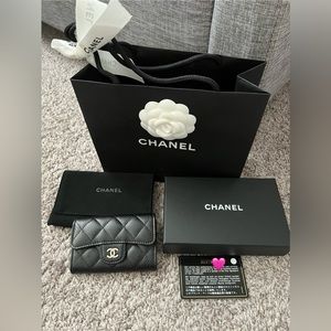 AUTH Chanel Flap Card Holder Caviar SHW